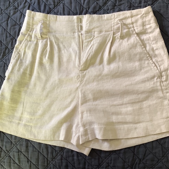Banana Republic High waisted linen shorts - Picture 6 of 6